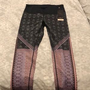 Calia by Carrie Underwood leggings and top